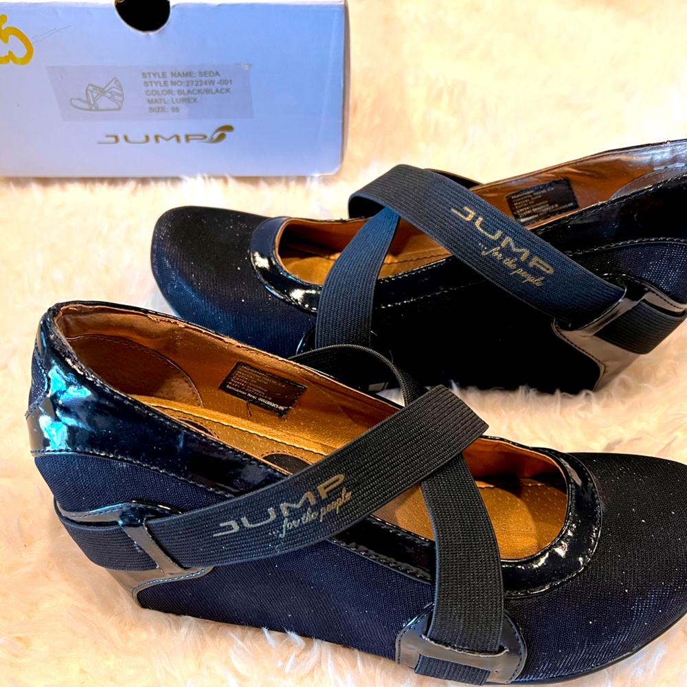 Jump Black wedges